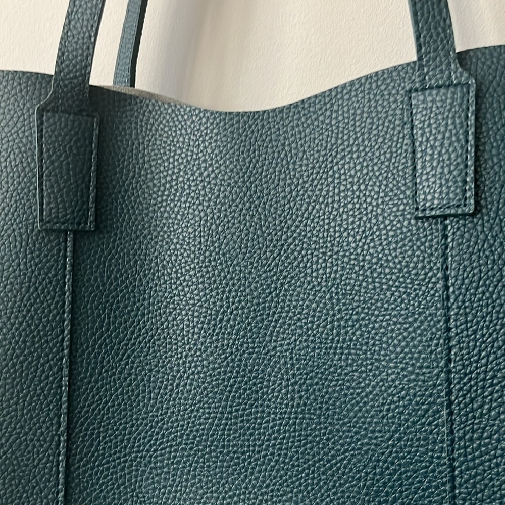 Macy’s Tote - Picture 3 of 9
